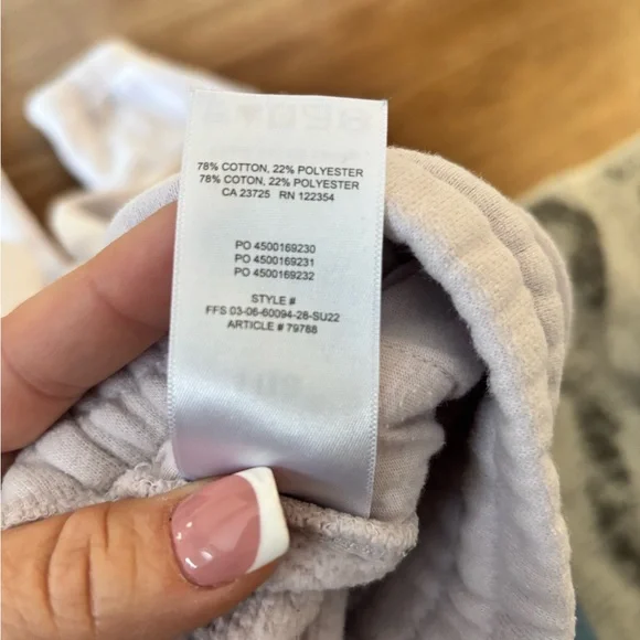 TNA perfect cozy fleece Women's Soft Purple Joggers - Picture 5 of 5